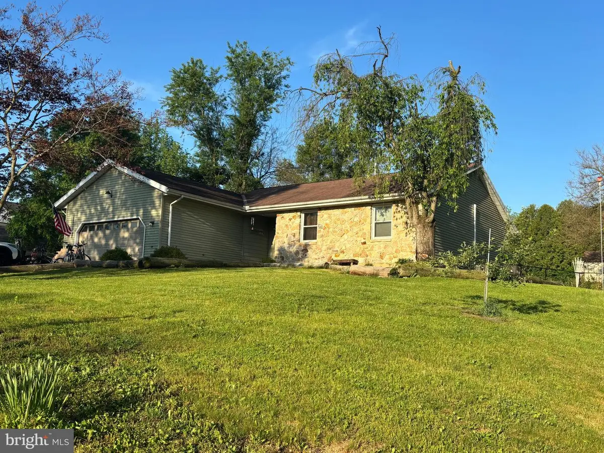 223 Pineview Dr, Palmyra, PA 17078 - #1