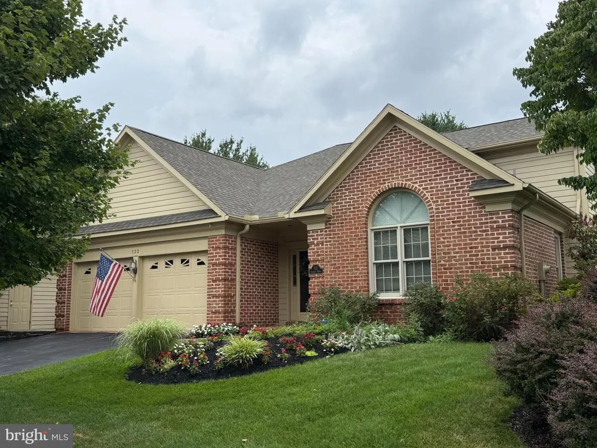 122 Almond Dr, Hershey, PA 17033 - #1