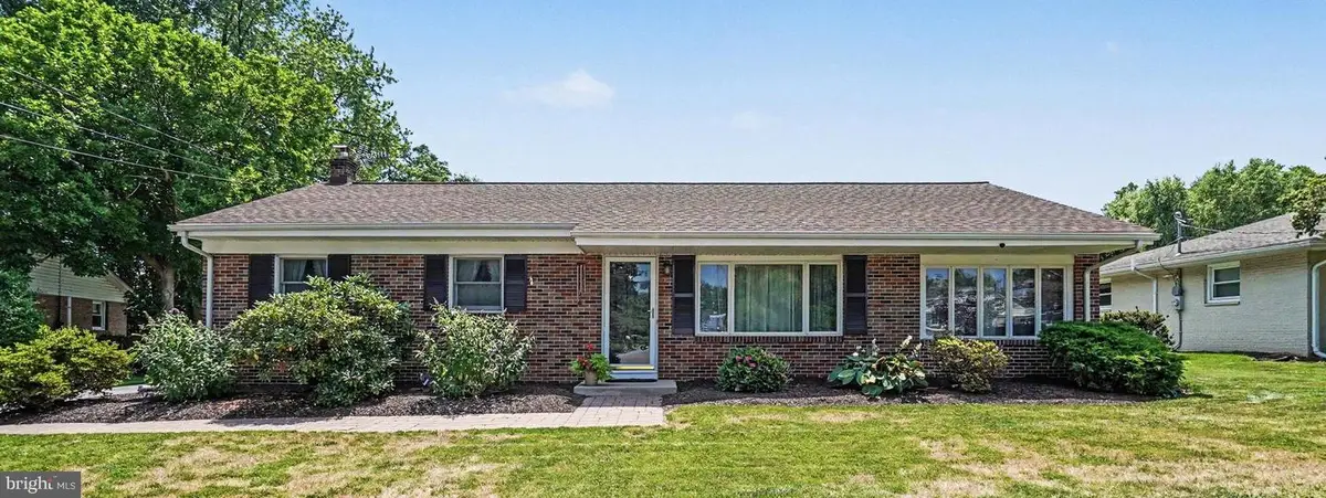 302 Robin Rd, Hershey, PA 17033 - #1