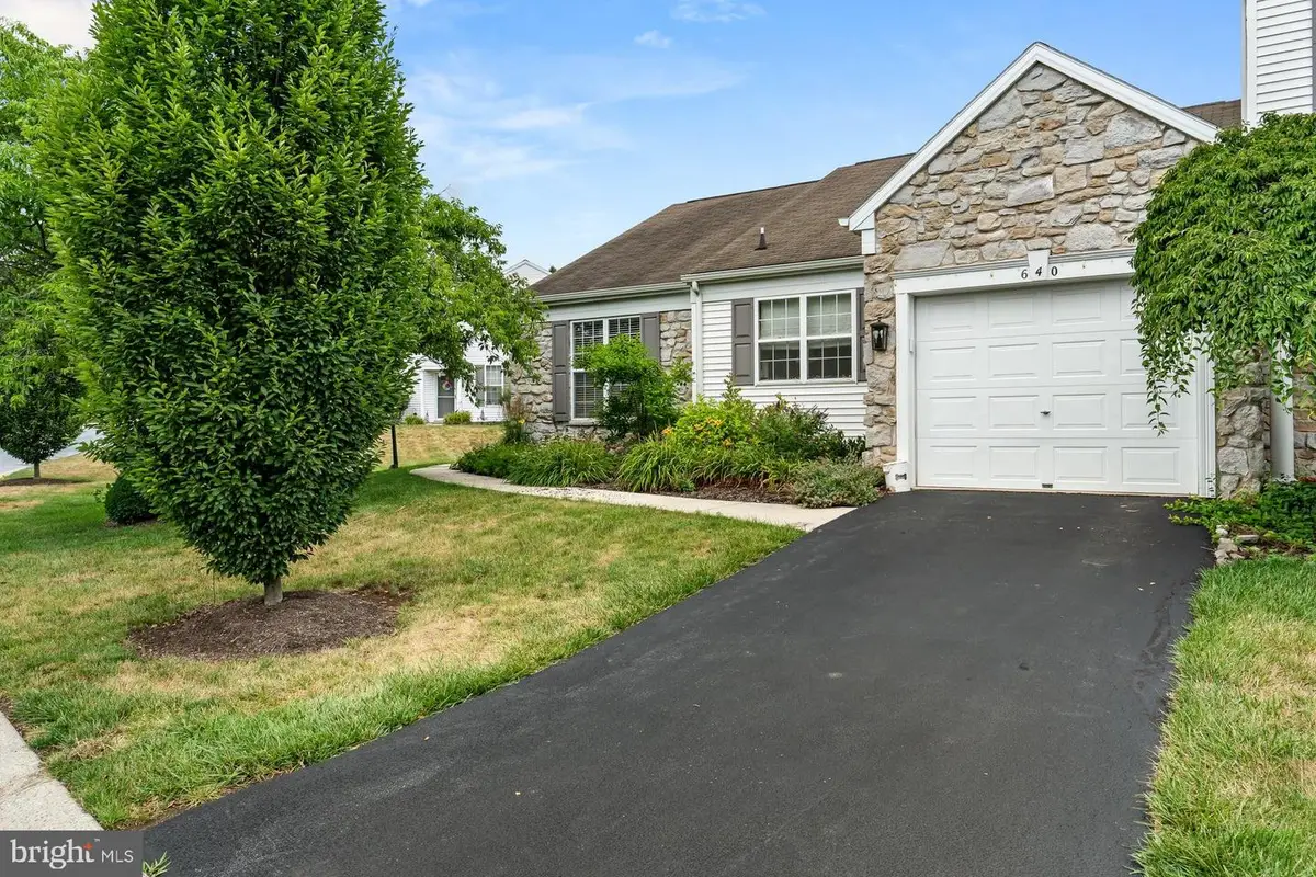 640 Springhouse Ln, Hummelstown, PA 17036 - #1