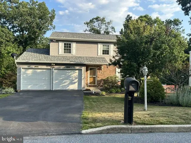 992 Martin Ln, Harrisburg, PA 17111 - #1
