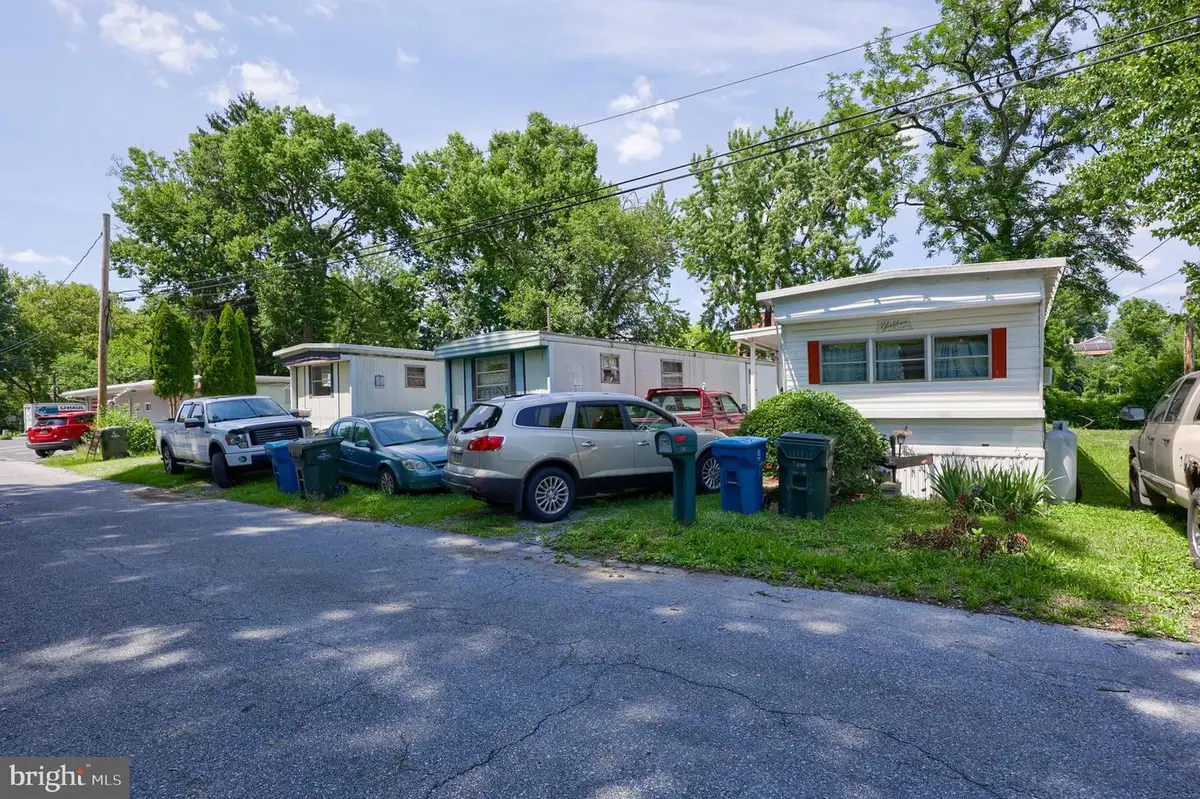 410 Willow St, Highspire, PA 17034 - #1