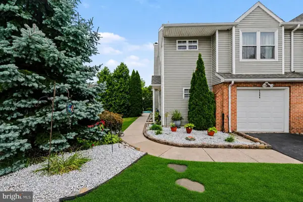 1504 Macintosh Way, HUMMELSTOWN, PA 17036