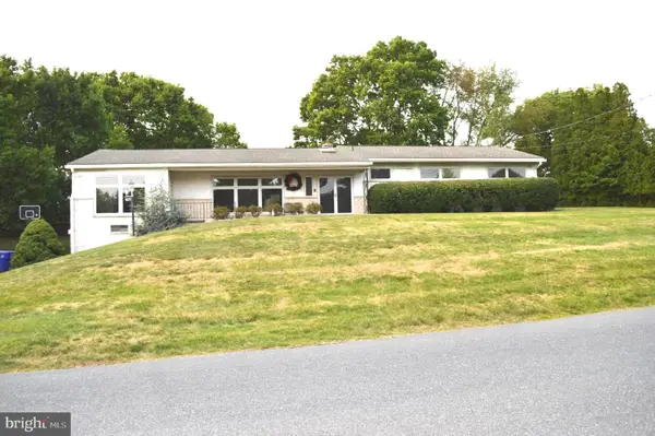 1406 Regency Cir, HARRISBURG, PA 17110