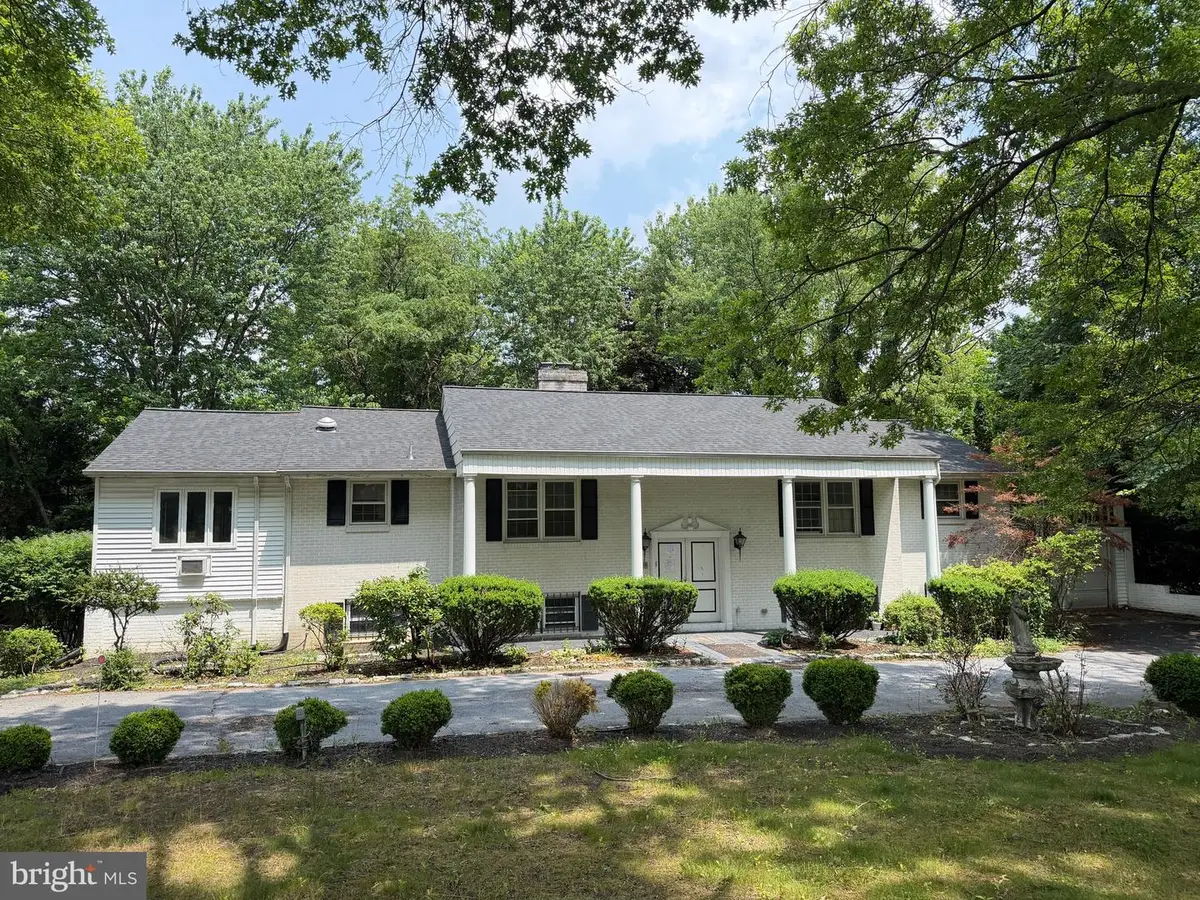 4005 Fargreen Rd, Harrisburg, PA 17110 - #1