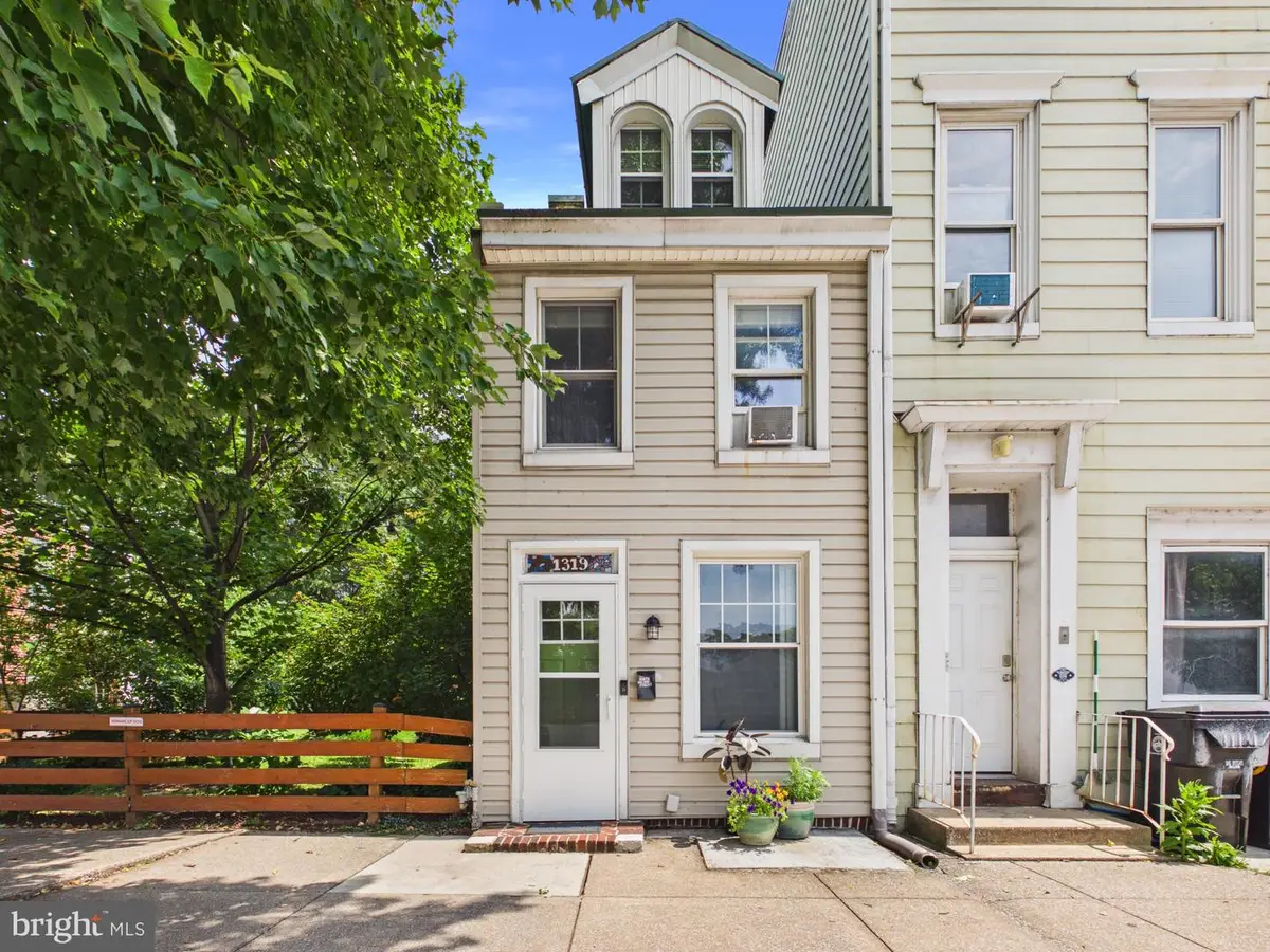 1319 N 2nd St, Harrisburg, PA 17102 - #1