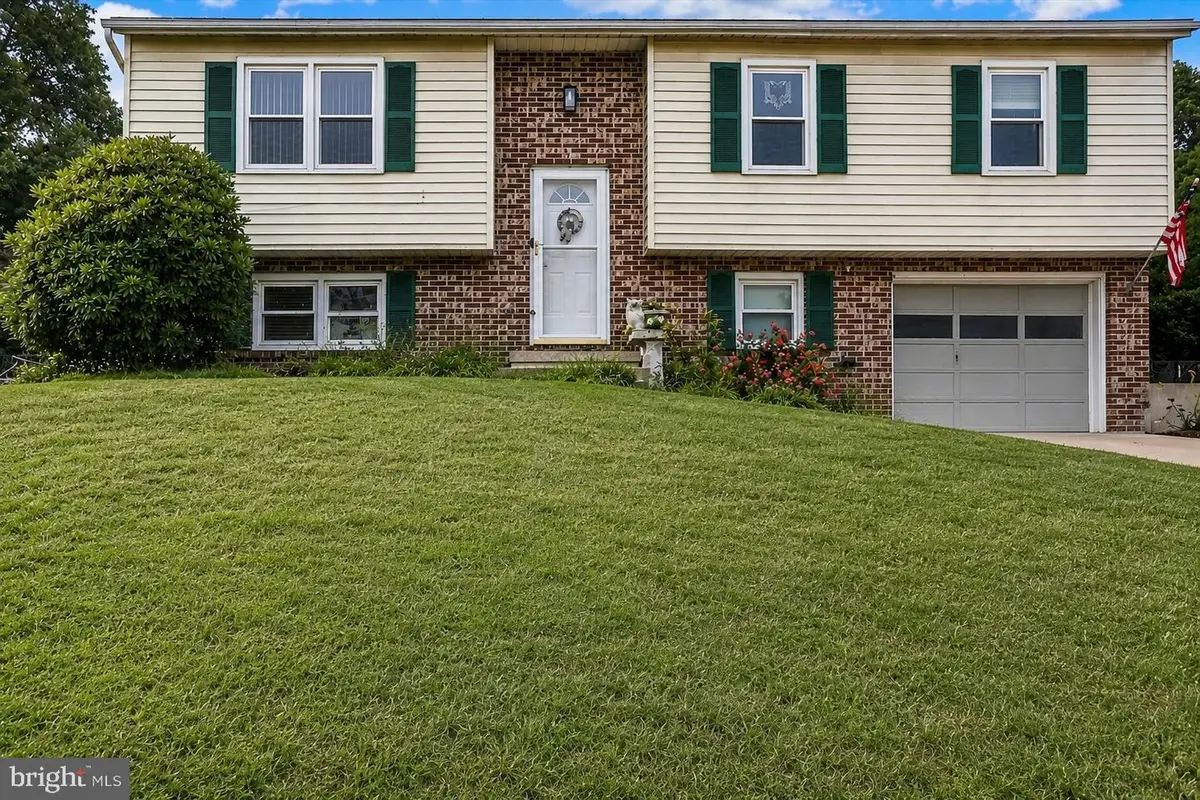 6255 Warren Ave, Harrisburg, PA 17112 - #1