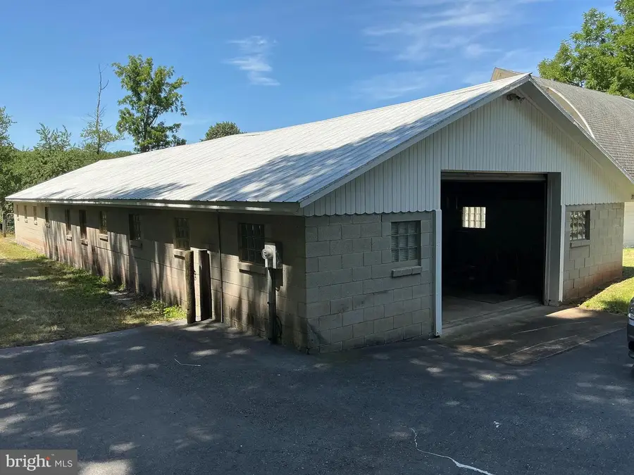 703 Bachmanville Rd, Hershey, PA 17033 - #2