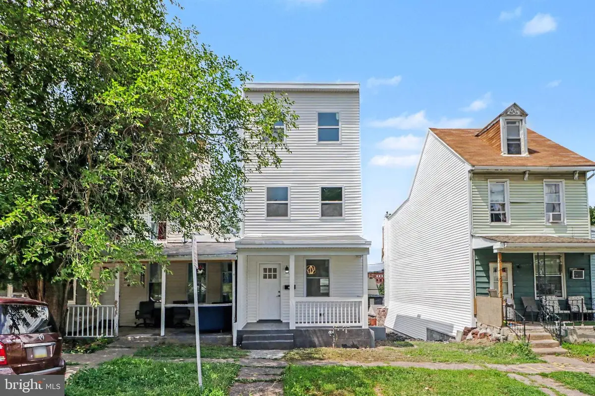 2020 Briggs St, Harrisburg, PA 17103 - #1