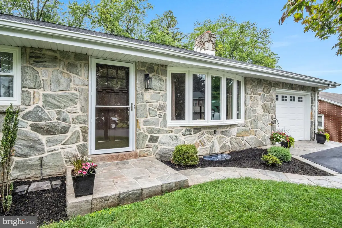 458 Leearden Rd, Hershey, PA 17033 - #1