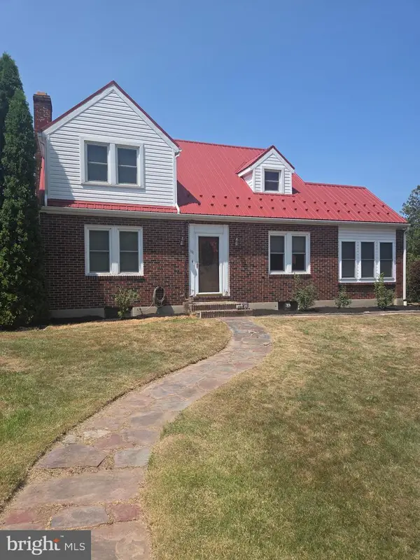 111 E Main St, ELIZABETHVILLE, PA 17023