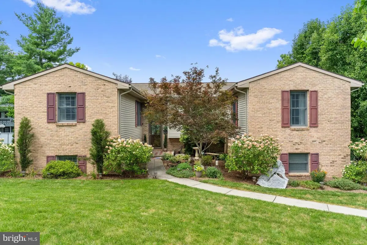 228 N Duke St, Hummelstown, PA 17036 - #1