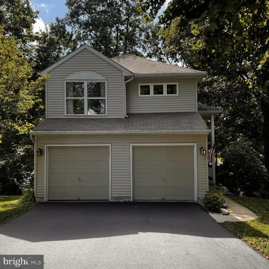 1028 Oak Knoll Dr, Harrisburg, PA 17111 - #2