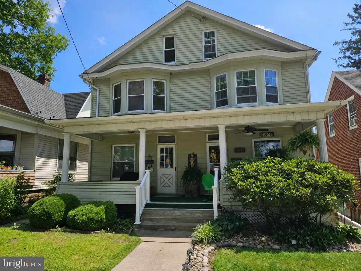 558 Center St, Millersburg, PA 17061 - #1