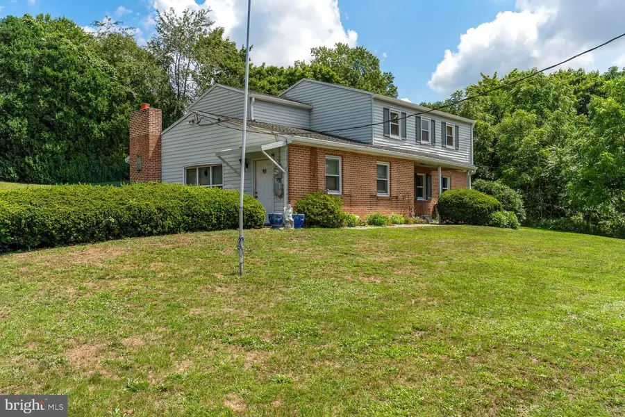 401 Colonial Club Dr, Harrisburg, PA 17112 - #3