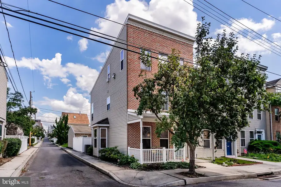 1721 Logan St, Harrisburg, PA 17102 - #2