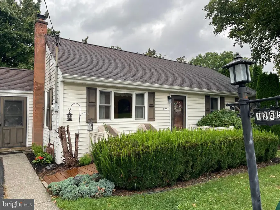 1355 Peiffers Ln, Oberlin, PA 17113 - #2