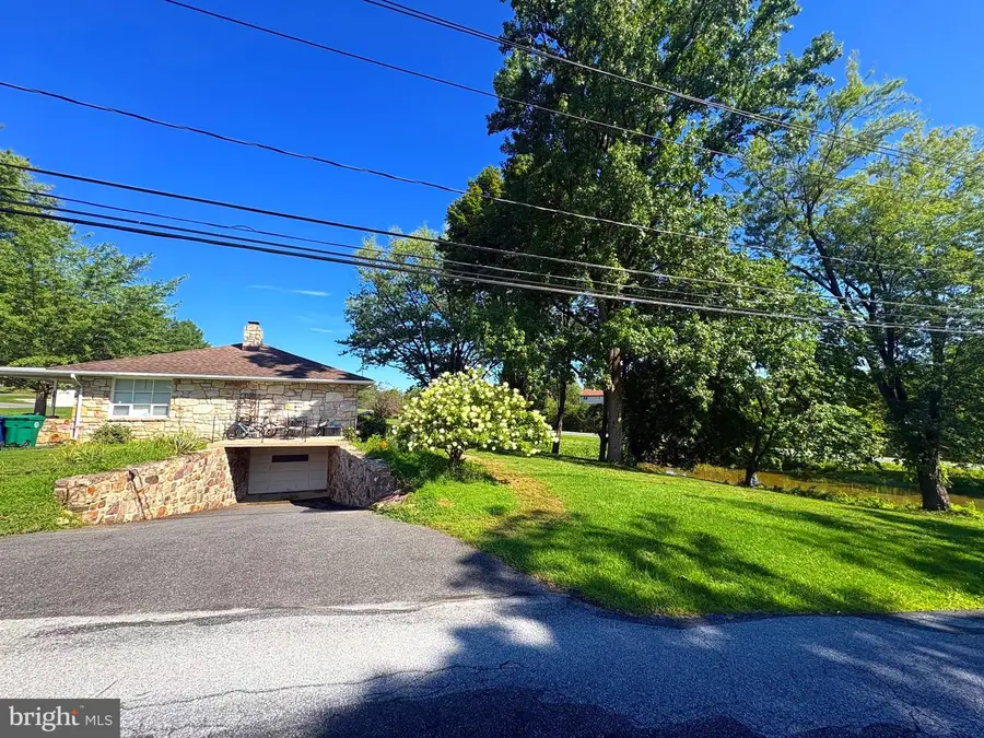 360 N Nyes Rd, Harrisburg, PA 17112 - #2