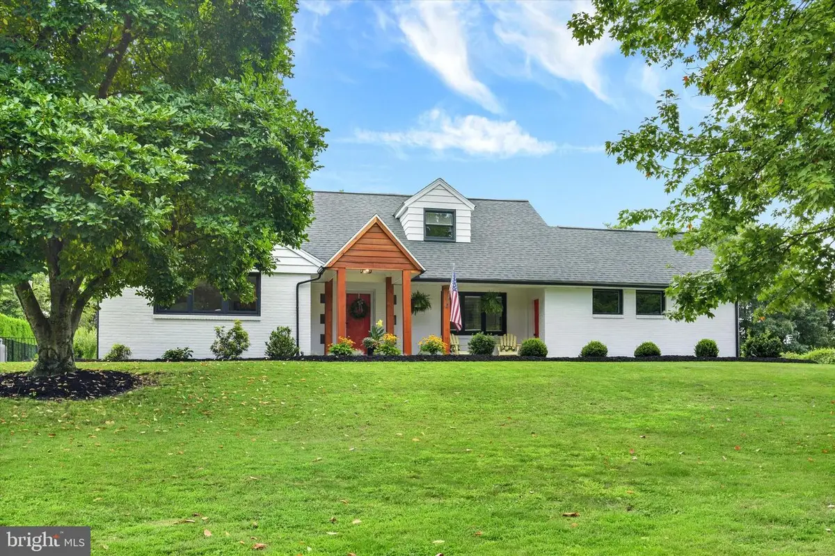 4105 Valley View Rd, Harrisburg, PA 17112 - #1