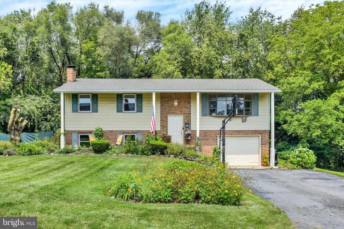 211 Hanshue St, Harrisburg, PA 17113 - #1
