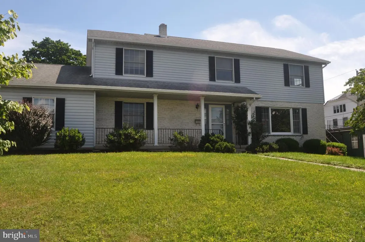 422 Market St, Millersburg, PA 17061 - #1