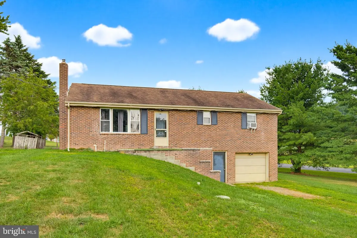 211 Kocher Ln, Elizabethville, PA 17023 - #1