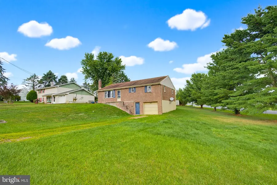 211 Kocher Ln, Elizabethville, PA 17023 - #3