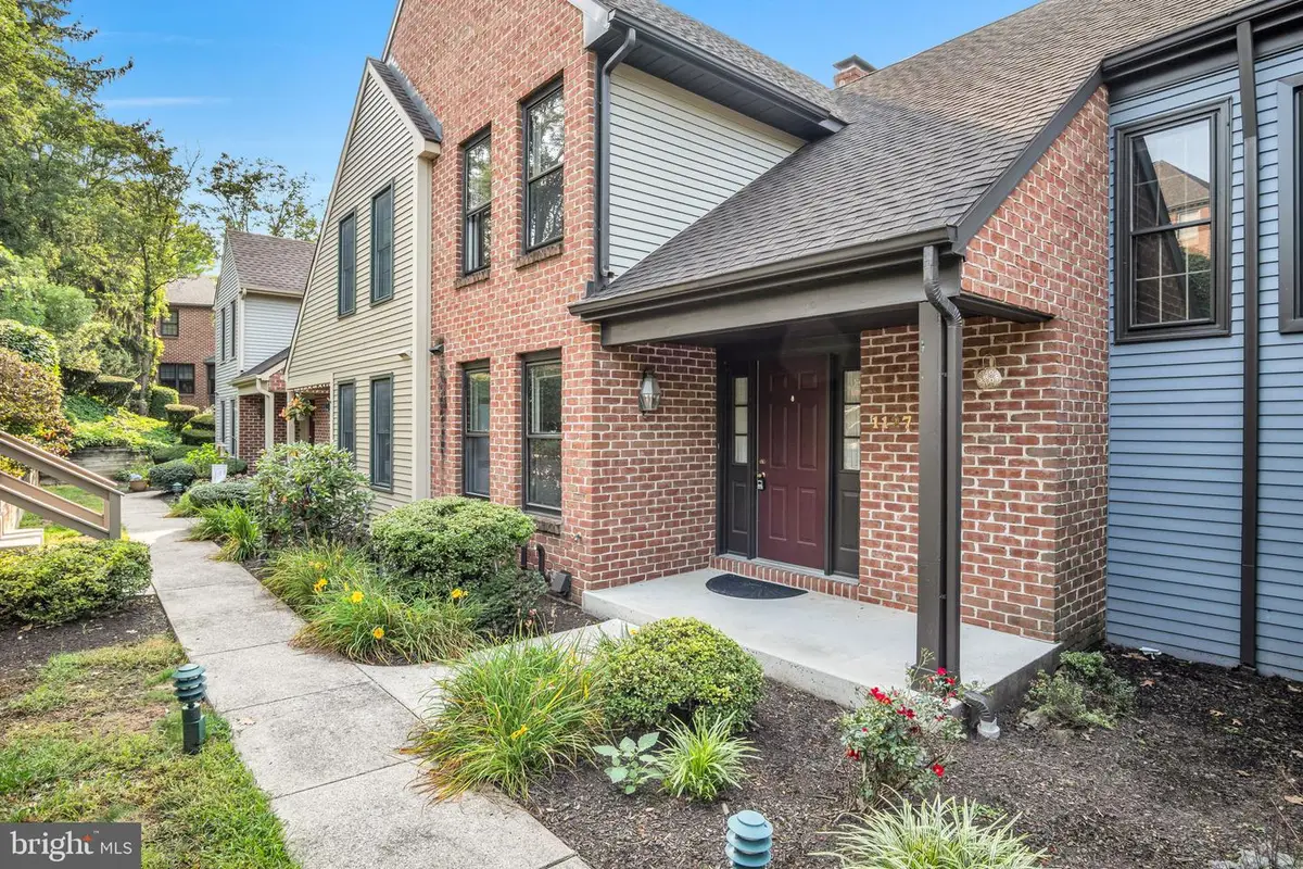 1127 Wicklow Ct, Hummelstown, PA 17036 - #1