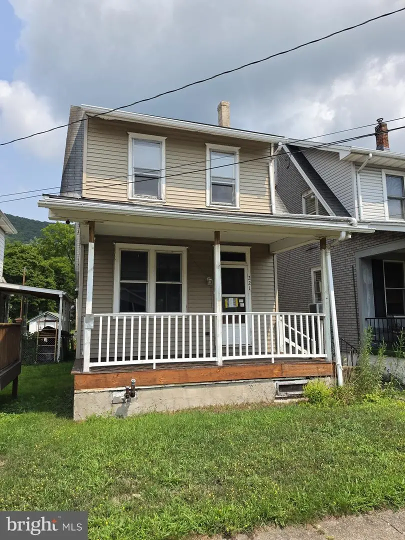 221 North St, Lykens, PA 17048 - #1