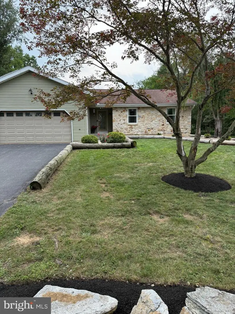 223 Pineview Dr, Palmyra, PA 17078 - #1