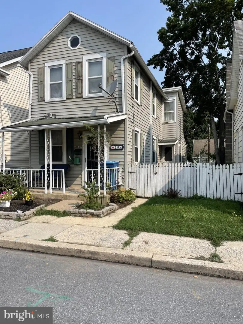304 W 2nd St, Hummelstown, PA 17036 - #1
