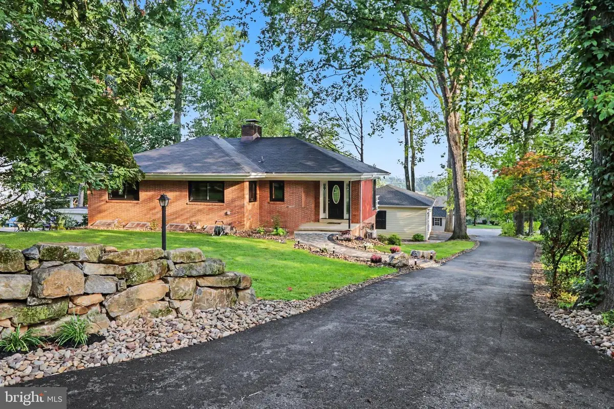 95 S Hills Dr Dr, Hershey, PA 17033 - #1