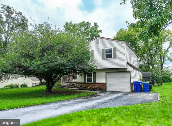 873 Blue Jay Rd, HARRISBURG, PA 17111