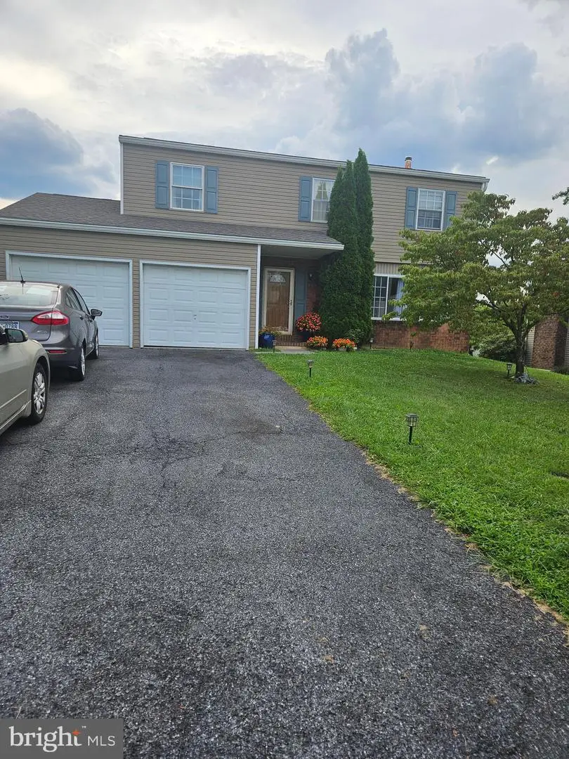 628 Sweetbriar Dr, Harrisburg, PA 17111 - #1