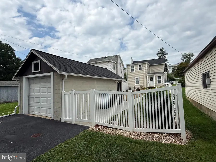 185 Market St, Highspire, PA 17034 - #3