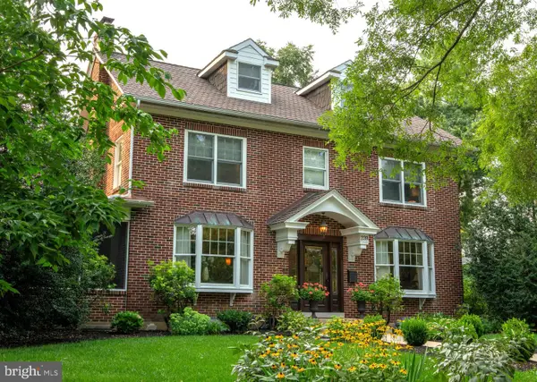 239 Elm Ave, HERSHEY, PA 17033