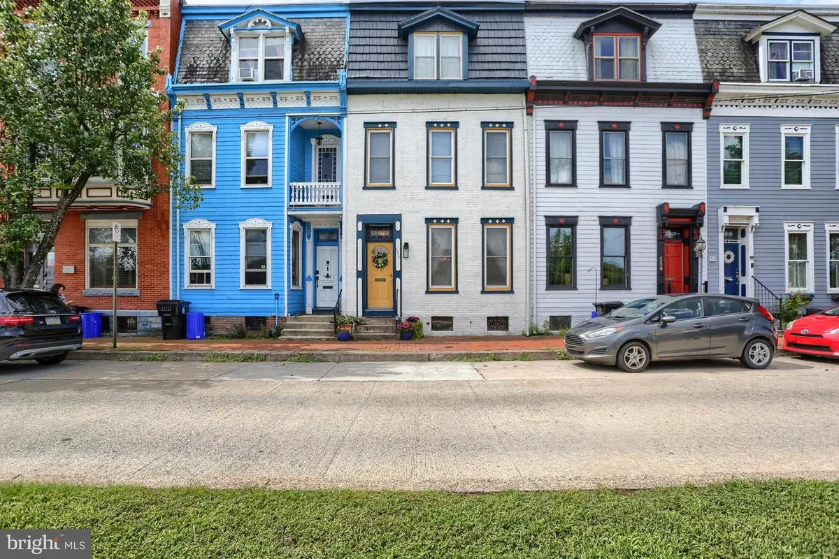 556 Race St, Harrisburg, PA 17104 - #1