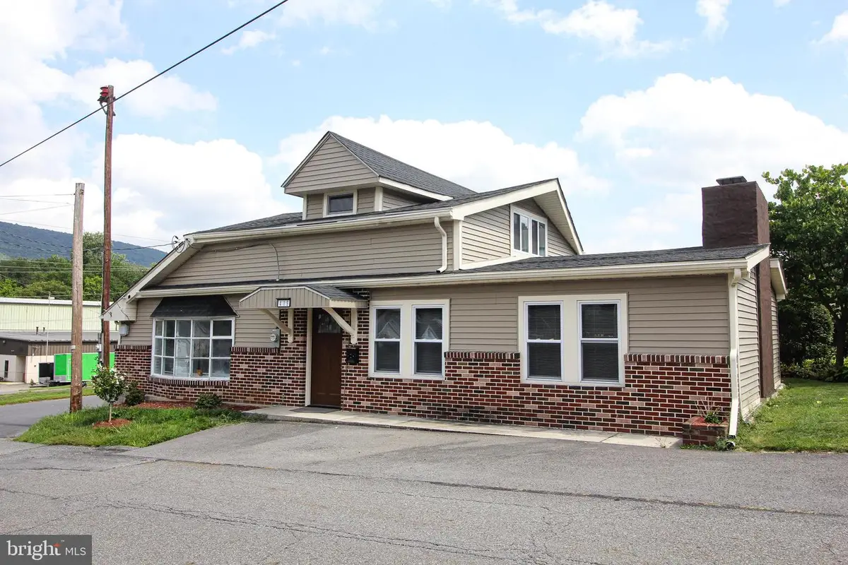 419 Chestnut St, Lykens, PA 17048 - #1