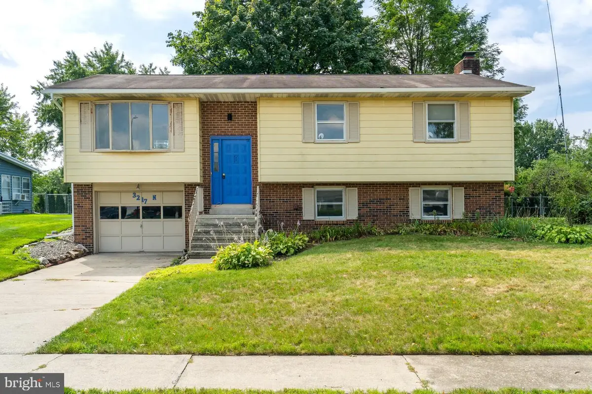 3217 N Scenic Rd, Harrisburg, PA 17109 - #1