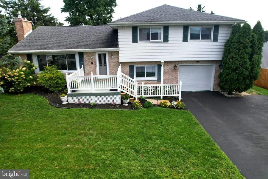 2433 Garrison Ave, Harrisburg, PA 17110 - #2