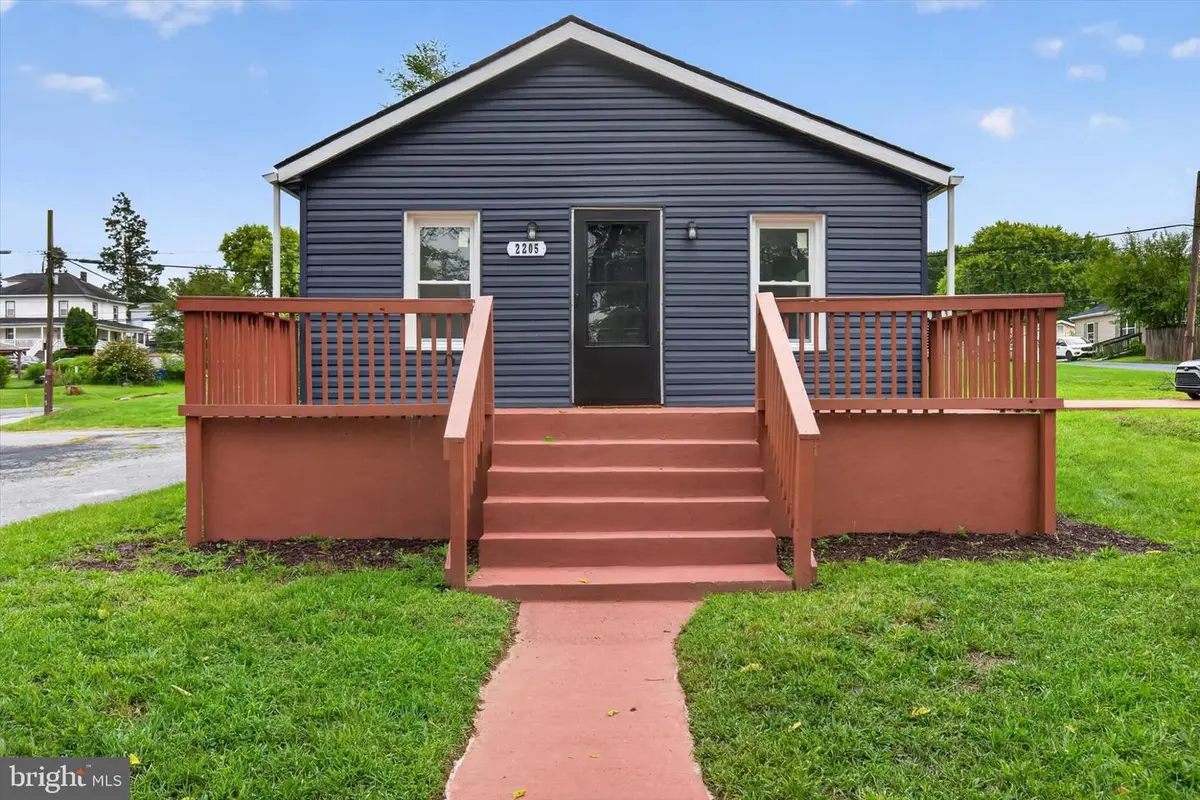 2205 Clayton Ave, Harrisburg, PA 17109 - #1
