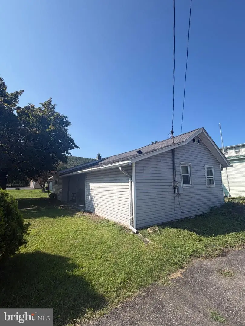 132 Main St, Lykens, PA 17048 - #2