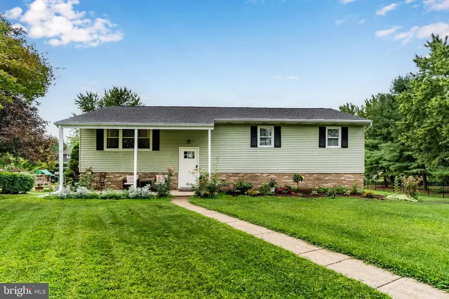 15 Parkside Dr, Hummelstown, PA 17036 - #2