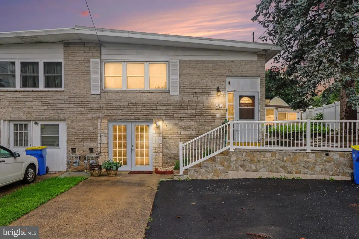 7085 Huntingdon St, Harrisburg, PA 17111 - #1