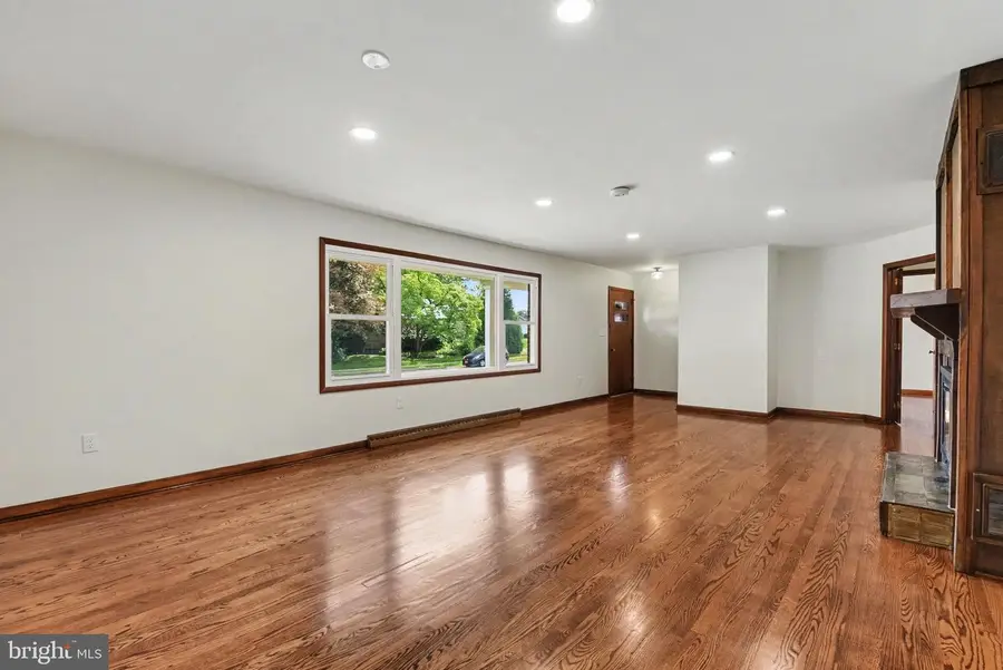 604 Hillcrest Rd, Hershey, PA 17033 - #3