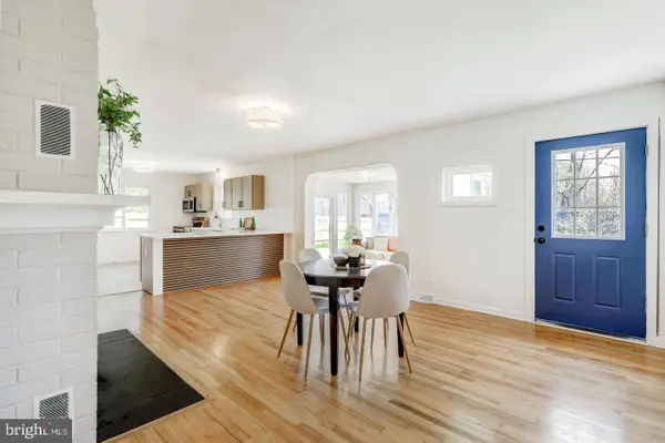 8077 Fox Mill Rd, HARRISBURG, PA 17112