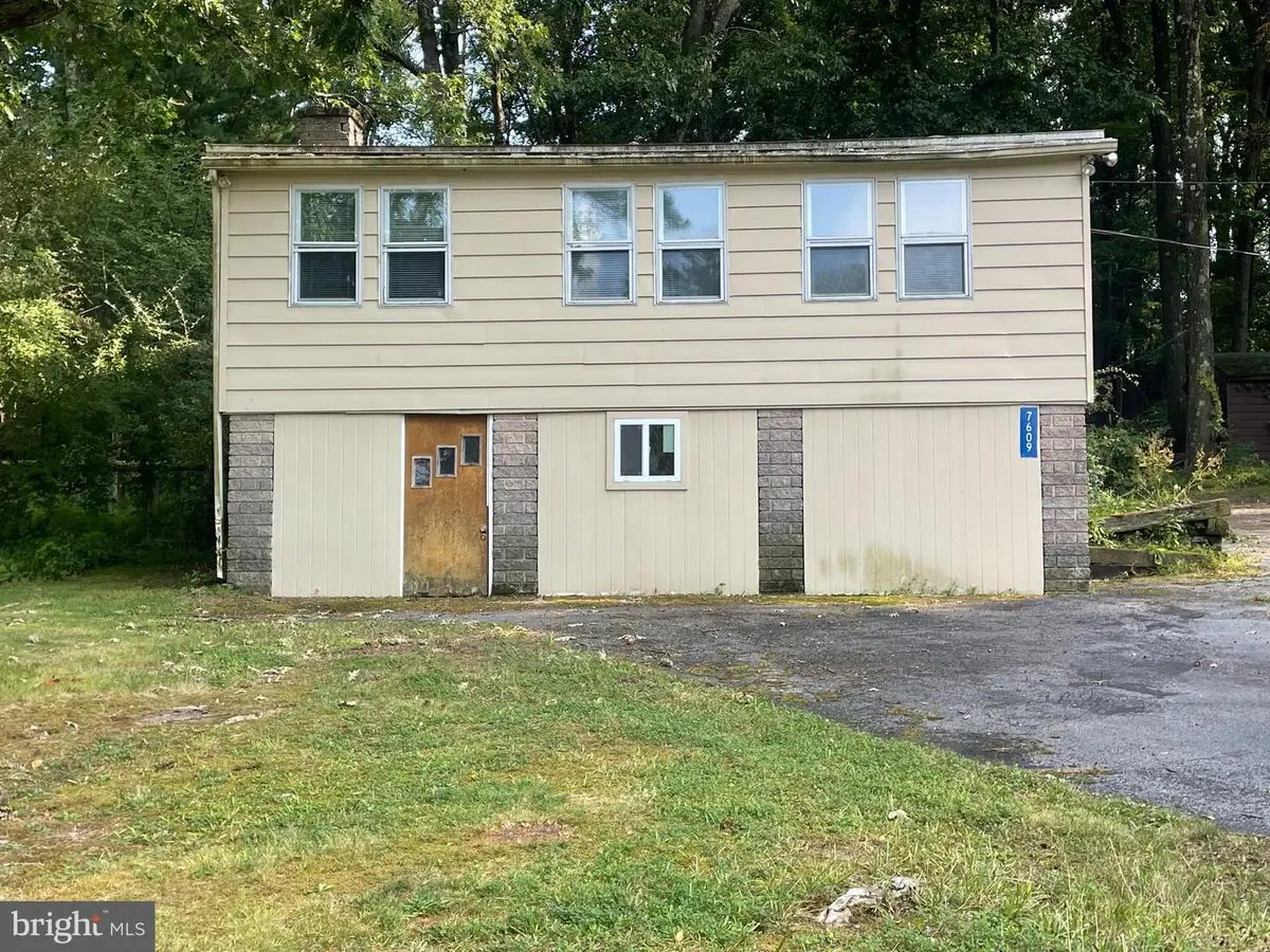 7609 Old Field Rd, Harrisburg, PA 17112 - #1