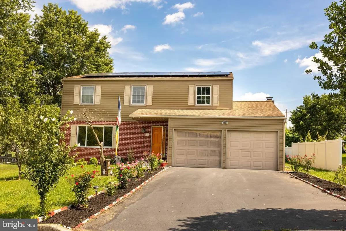 527 Springhouse Ct, Harrisburg, PA 17111 - #1