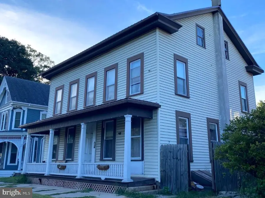 119 E Market St, Berrysburg, PA 17005 - #2