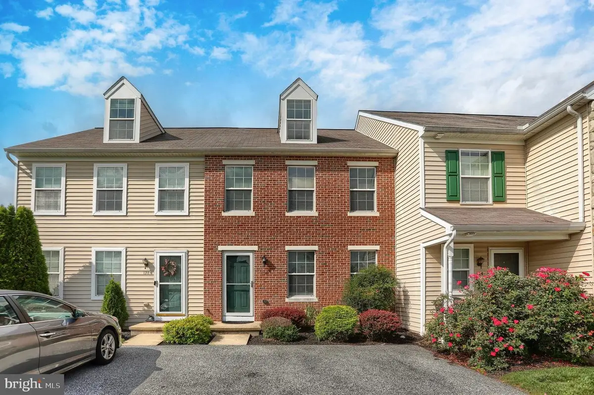 126 Radle Rd, Harrisburg, PA 17112 - #1